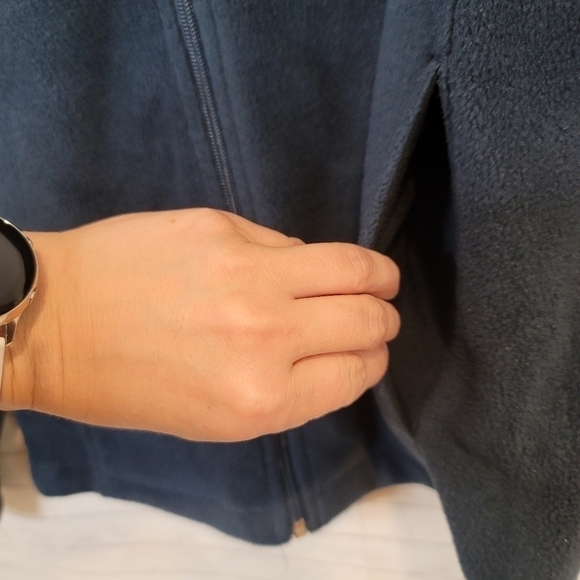 WOOLRICH NAVY FULL ZIPPER JACKET, VERY NICE, SIZE SMALL - Picture 4 of 9